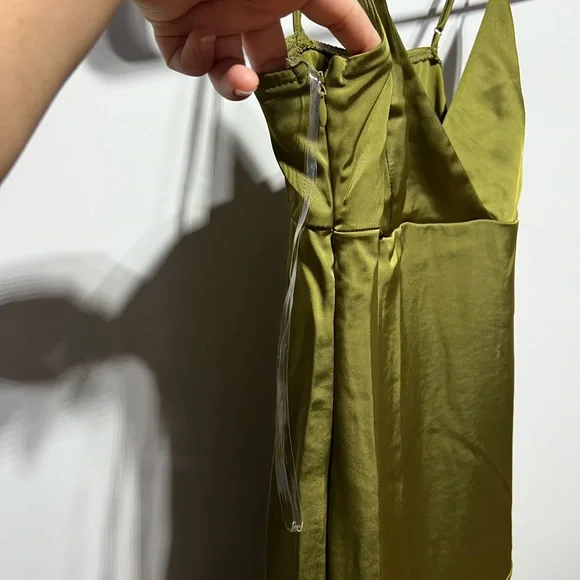 NWT New Fable Women's Satin Asymmetrical A-Line Maxi Dress- Olive Green M - Picture 5 of 7